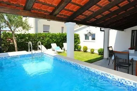 Relax Holiday * Podstrana